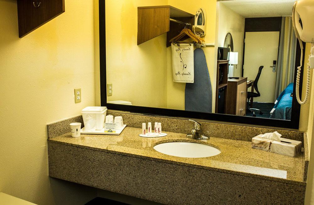 Days Inn By Wyndham Newark Wilmington Ngoại thất bức ảnh