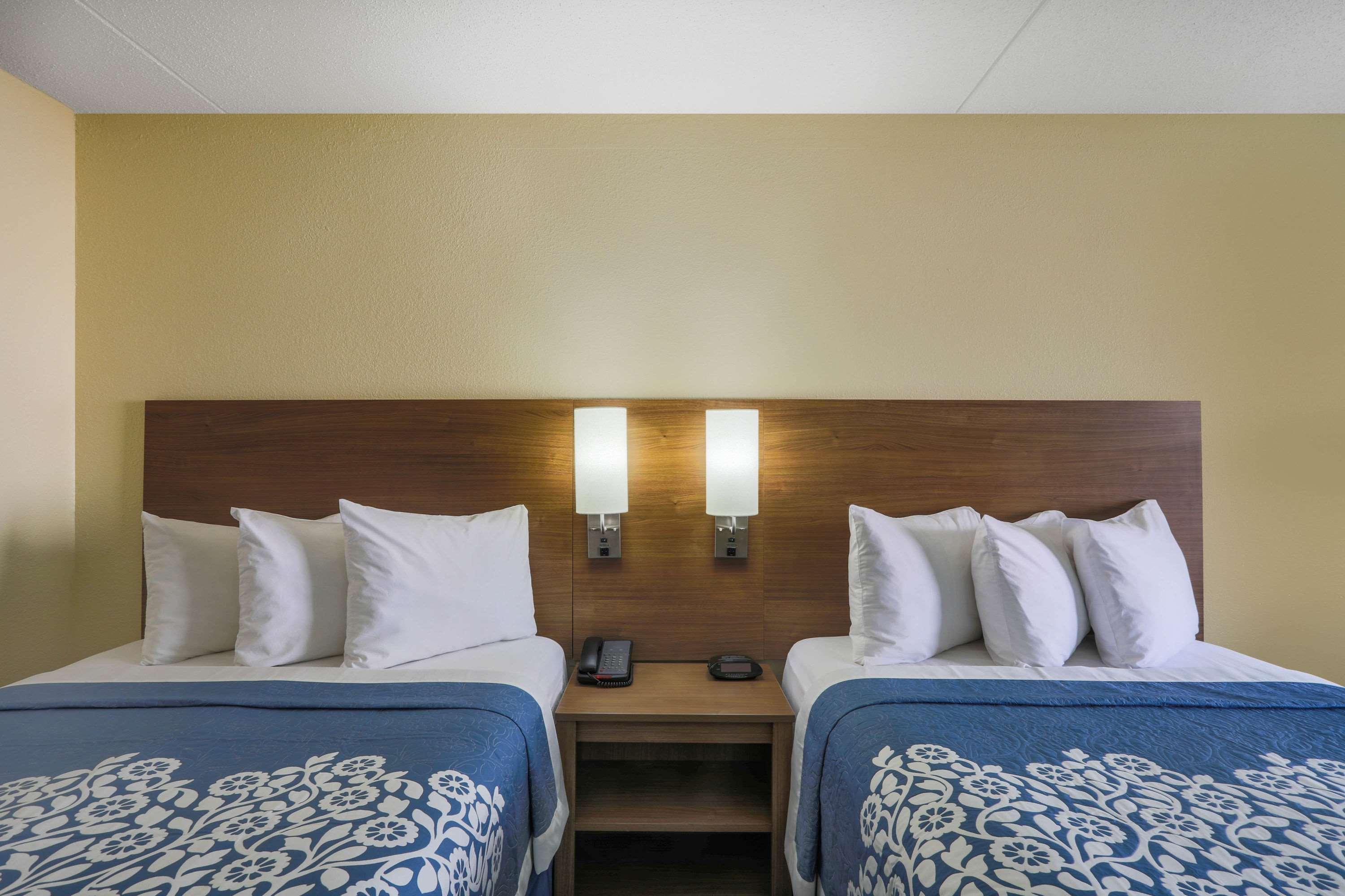 Days Inn By Wyndham Newark Wilmington Ngoại thất bức ảnh