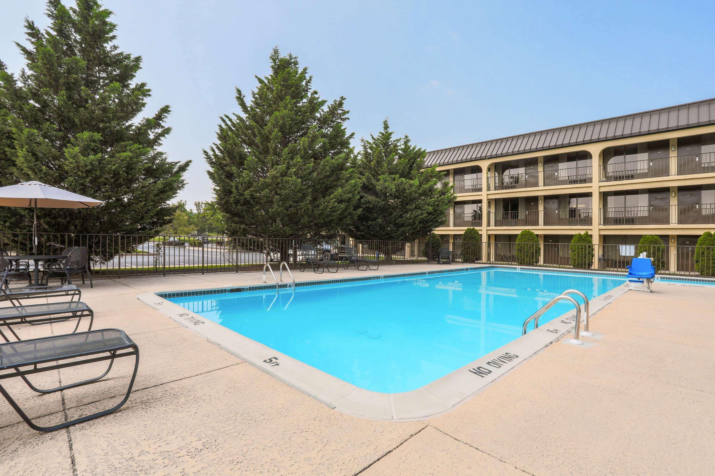 Days Inn By Wyndham Newark Wilmington Ngoại thất bức ảnh
