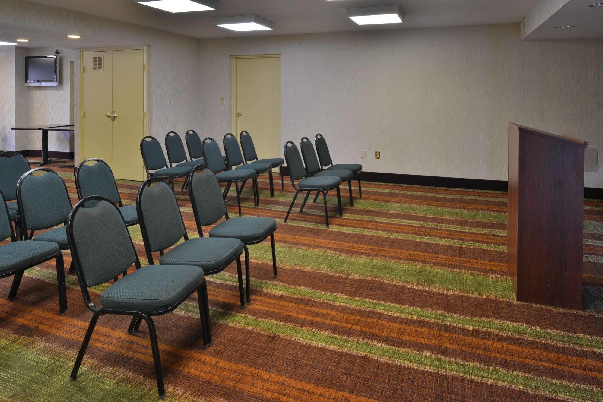 Days Inn By Wyndham Newark Wilmington Ngoại thất bức ảnh
