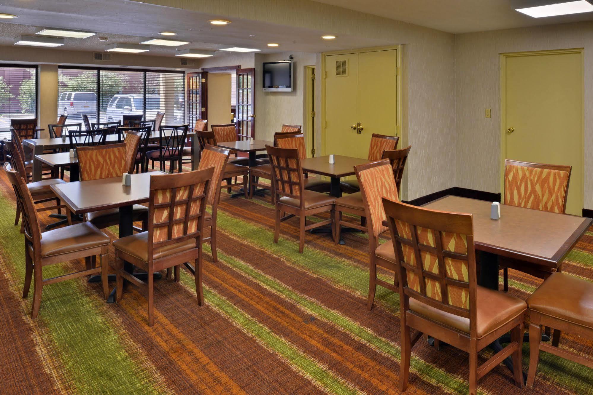 Days Inn By Wyndham Newark Wilmington Ngoại thất bức ảnh