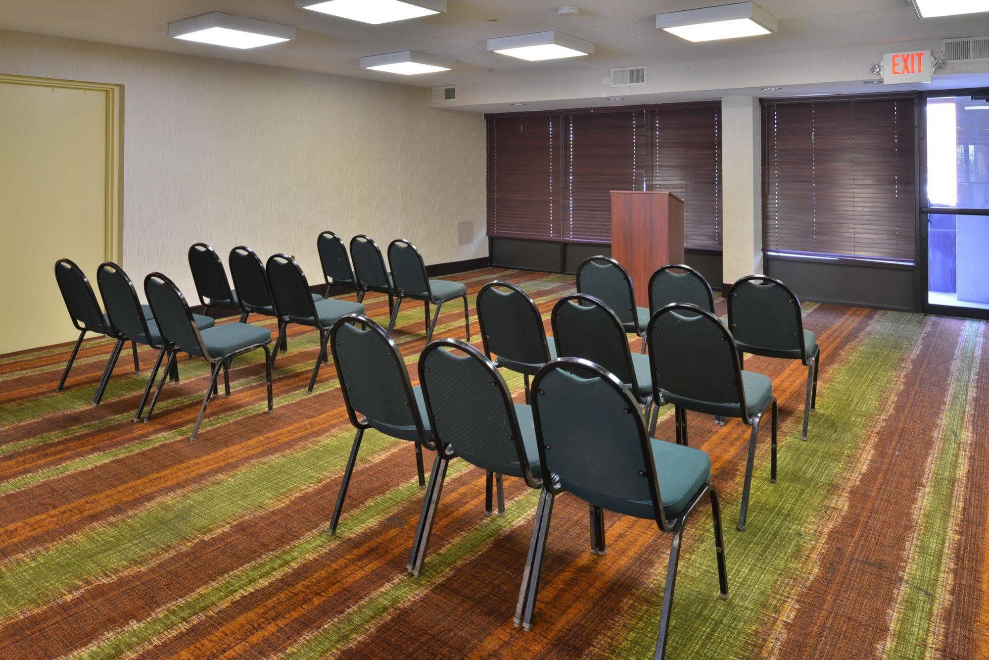 Days Inn By Wyndham Newark Wilmington Ngoại thất bức ảnh