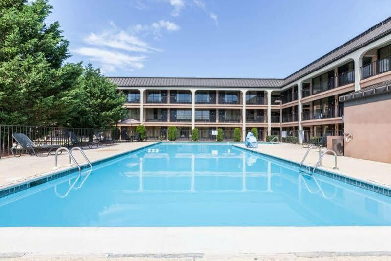 Days Inn By Wyndham Newark Wilmington Ngoại thất bức ảnh