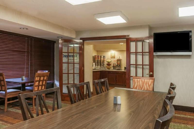 Days Inn By Wyndham Newark Wilmington Ngoại thất bức ảnh