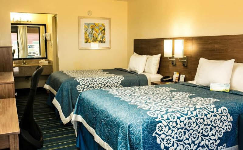 Days Inn By Wyndham Newark Wilmington Ngoại thất bức ảnh