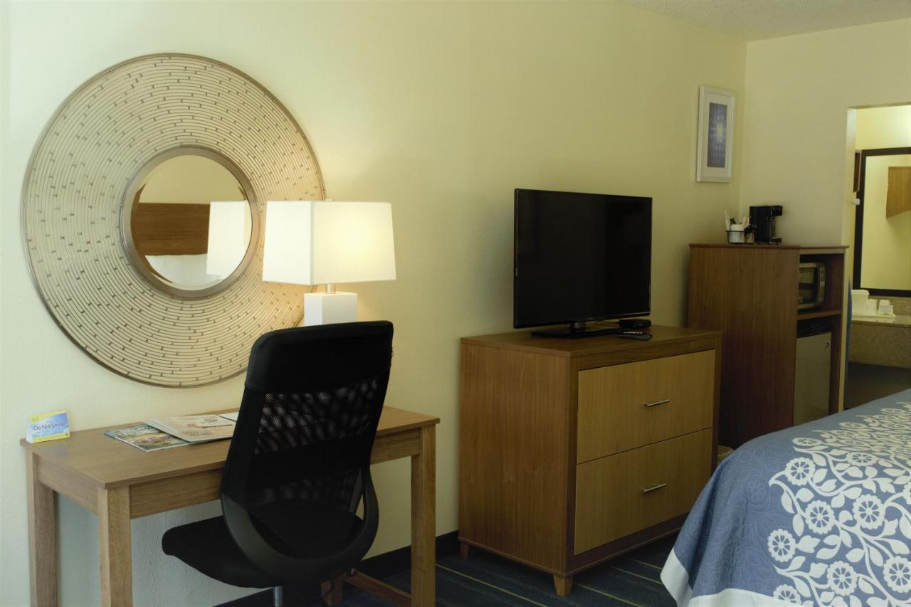 Days Inn By Wyndham Newark Wilmington Ngoại thất bức ảnh
