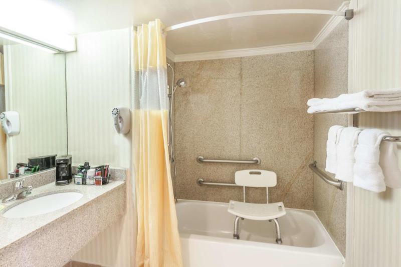 Days Inn By Wyndham Newark Wilmington Ngoại thất bức ảnh